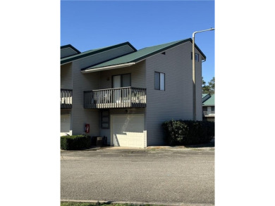 Lake Townhome/Townhouse For Sale in Huntsville, Texas