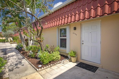 Lake Condo For Sale in Lake Worth, Florida