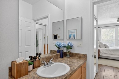Move-In Ready 2-Bed/2-Bath Condo - Walking Distance to UF and UF - photo 25