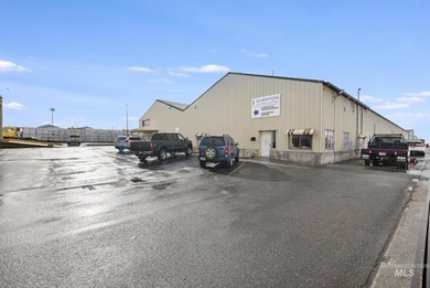 A rare opportunity to acquire a large-scale, rail-served - photo 35