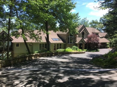 Lake Toxaway Home For Sale in Lake Toxaway North Carolina