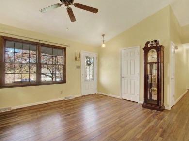 Lovely Rancher with fully finished lower level - photo 5