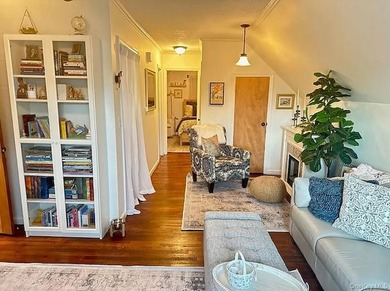 Located in the heart of Springfield Gardens, this - photo 4