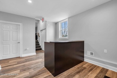 A rare opportunity to own a fully renovated, move-in ready - photo 4