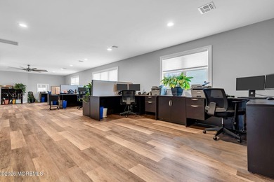 A rare opportunity to own a fully renovated, move-in ready - photo 7