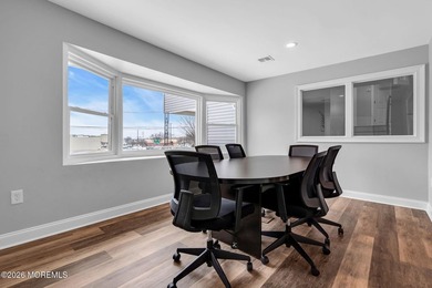 A rare opportunity to own a fully renovated, move-in ready - photo 9