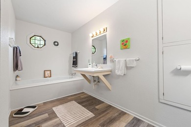 Charming and well-maintained 1,024sqft 3-bedroom, 2.5-bath ranch - photo 11