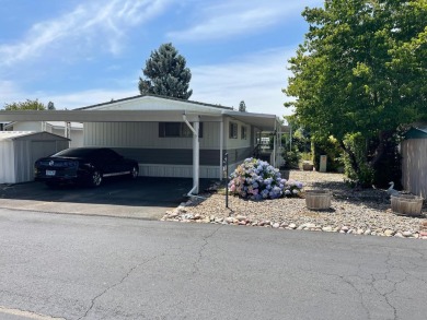Lake Home For Sale in Grants Pass, Oregon