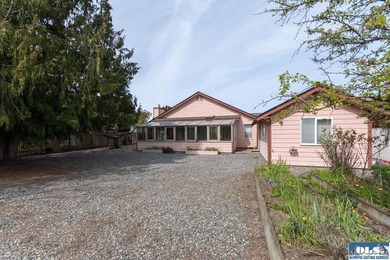 This 3 bed, 3 bath beautifully maintained home has it all! Close - photo 29