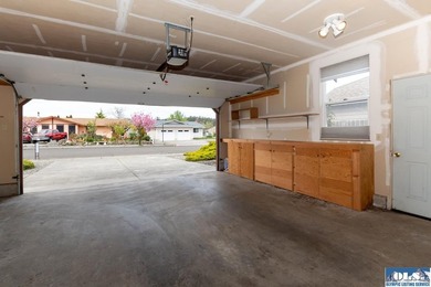 This 3 bed, 3 bath beautifully maintained home has it all! Close - photo 31