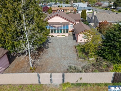 This 3 bed, 3 bath beautifully maintained home has it all! Close - photo 33