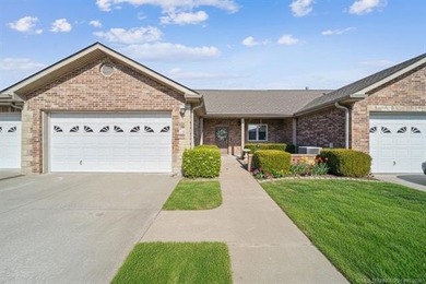 Grand Lake O the Cherokees Townhome/Townhouse For Sale in Grove Oklahoma