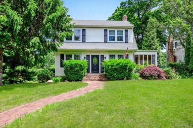 Welcome to 36 Seaview Avenue - a truly magnificent colonial - photo 1