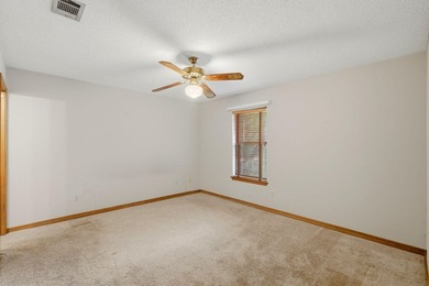 FABULOUS OPPORTUNITY TO LIVE IN A WATERFRONT COMMUNITY! Welcome - photo 9
