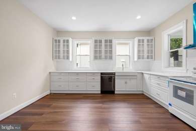 Rare live-work (Commercial & Residential) opportunity in the - photo 9