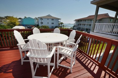 Coastal living at its finest! This Multi family remarkable - photo 4