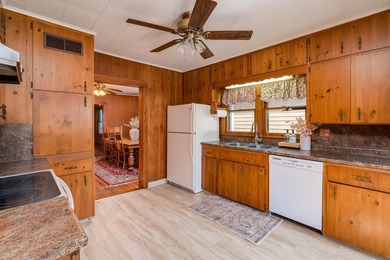 Welcome to this charming seasonal cabin on beautiful Lake - photo 4