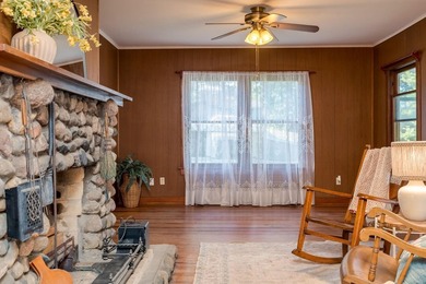 Welcome to this charming seasonal cabin on beautiful Lake - photo 8
