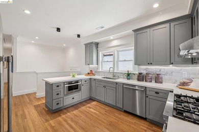 Refined North Berkeley Craftsman with Legal ADU, Private Garden - photo 17