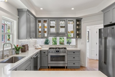Refined North Berkeley Craftsman with Legal ADU, Private Garden - photo 18