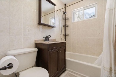 Welcome to this beautiful Colonial located at 1433 Manatuck Blvd - photo 18