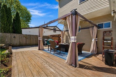 Welcome to this beautiful Colonial located at 1433 Manatuck Blvd - photo 25
