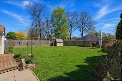 Welcome to this beautiful Colonial located at 1433 Manatuck Blvd - photo 27