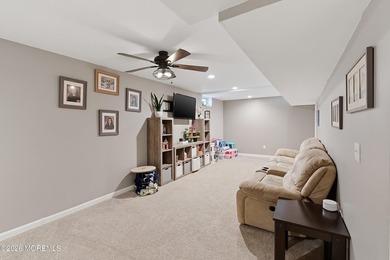 WELCOME TO HICKORY FARMS! BEAUTIFUL NEWER COLONIAL w/4 Bedrooms - photo 31