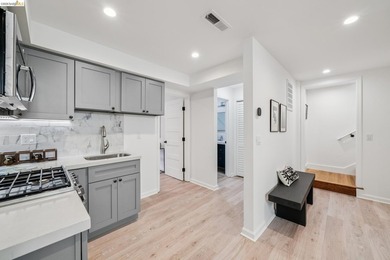 Refined North Berkeley Craftsman with Legal ADU, Private Garden - photo 34
