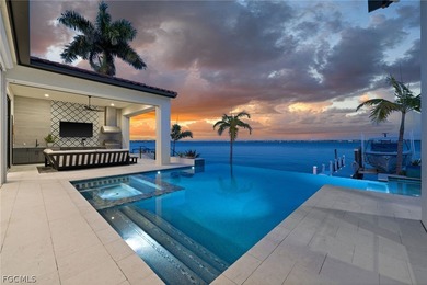 Exceptional riverfront living with modern design and curated - photo 3