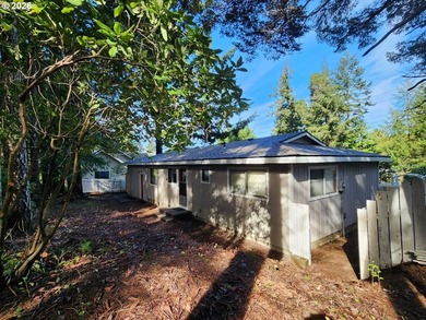 Price Reduction! Welcome to this inviting 2-bedroom, 1.5 bath - photo 22