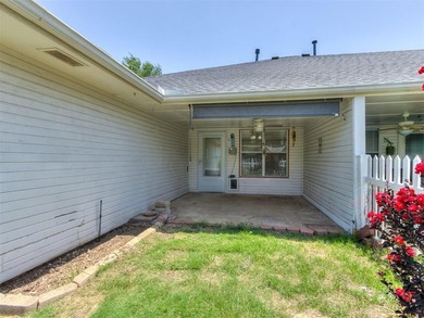 Welcome to Jeffersons Garden! This beautifully maintained - photo 23