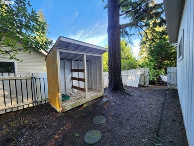 Price Reduction! Welcome to this inviting 2-bedroom, 1.5 bath - photo 23