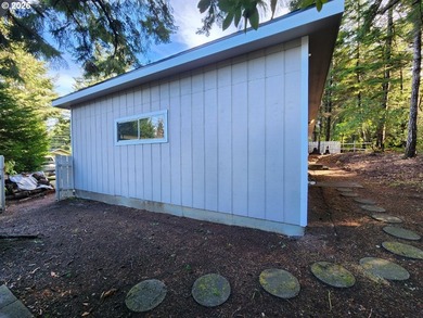 Price Reduction! Welcome to this inviting 2-bedroom, 1.5 bath - photo 24