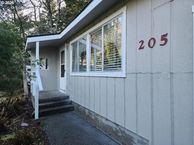 Price Reduction! Welcome to this inviting 2-bedroom, 1.5 bath - photo 26
