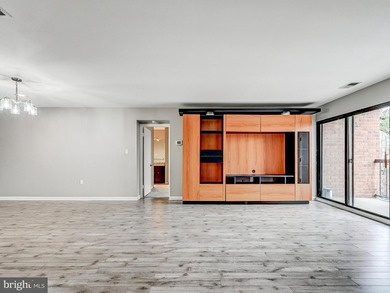 This 2-bedroom, 2-bathroom unit located in the Park Heights - photo 8