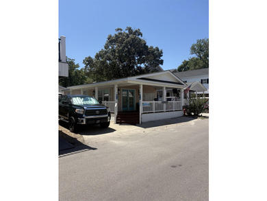 Bright and roomy 3BR/2BA cottage, fully furnished, is located - photo 4