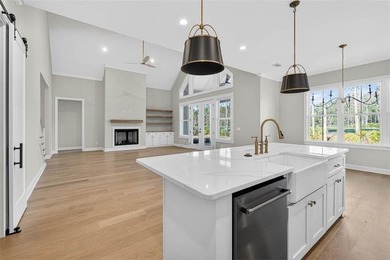 Beautiful 4 bedroom 3.5 bath home with dedicated office/den or - photo 34