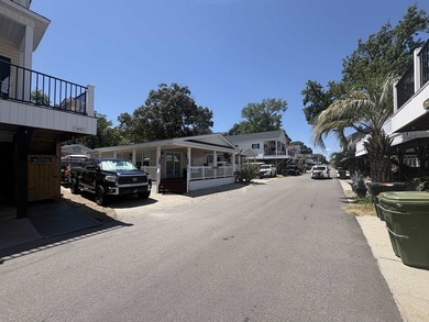 Bright and roomy 3BR/2BA cottage, fully furnished, is located - photo 5