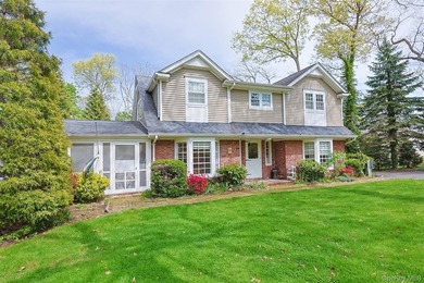 Welcome to this beautiful expanded colonial house, located in a - photo 1