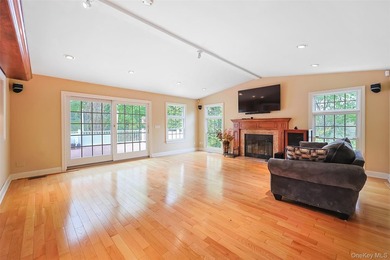 Welcome to this beautiful expanded colonial house, located in a - photo 4