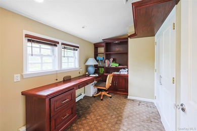Welcome to this beautiful expanded colonial house, located in a - photo 5