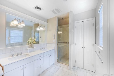 Welcome to this beautiful expanded colonial house, located in a - photo 8