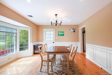 Welcome to this beautiful expanded colonial house, located in a - photo 9