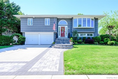 TURNKEY & SIMPLY BEAUTIFUL!!! This Renovated Wedgewood Wide Line - photo 1