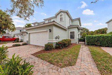 This meticulously upgraded and well maintained end unit offers - photo 3