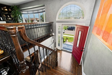 TURNKEY & SIMPLY BEAUTIFUL!!! This Renovated Wedgewood Wide Line - photo 3