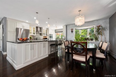 TURNKEY & SIMPLY BEAUTIFUL!!! This Renovated Wedgewood Wide Line - photo 5