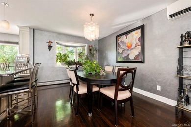TURNKEY & SIMPLY BEAUTIFUL!!! This Renovated Wedgewood Wide Line - photo 6