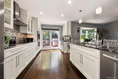 TURNKEY & SIMPLY BEAUTIFUL!!! This Renovated Wedgewood Wide Line - photo 7